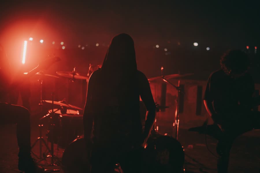 Visual Synac photography — on-set and location stills 33